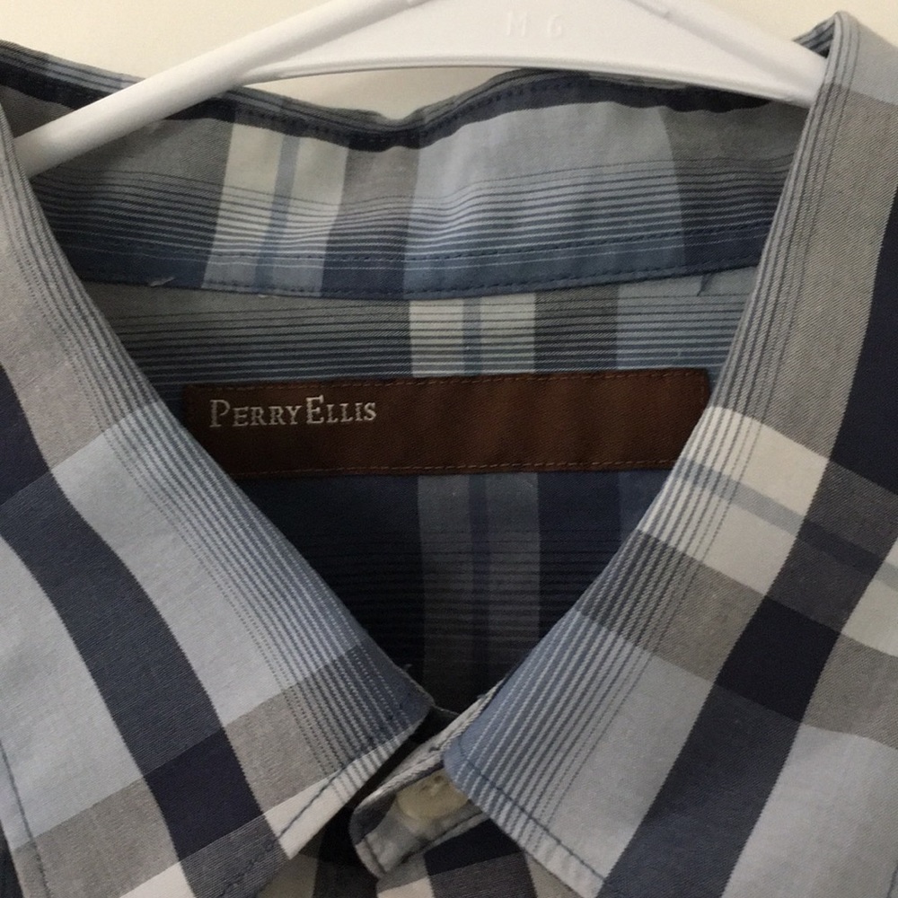 Button down shirt - Picture 2 of 4